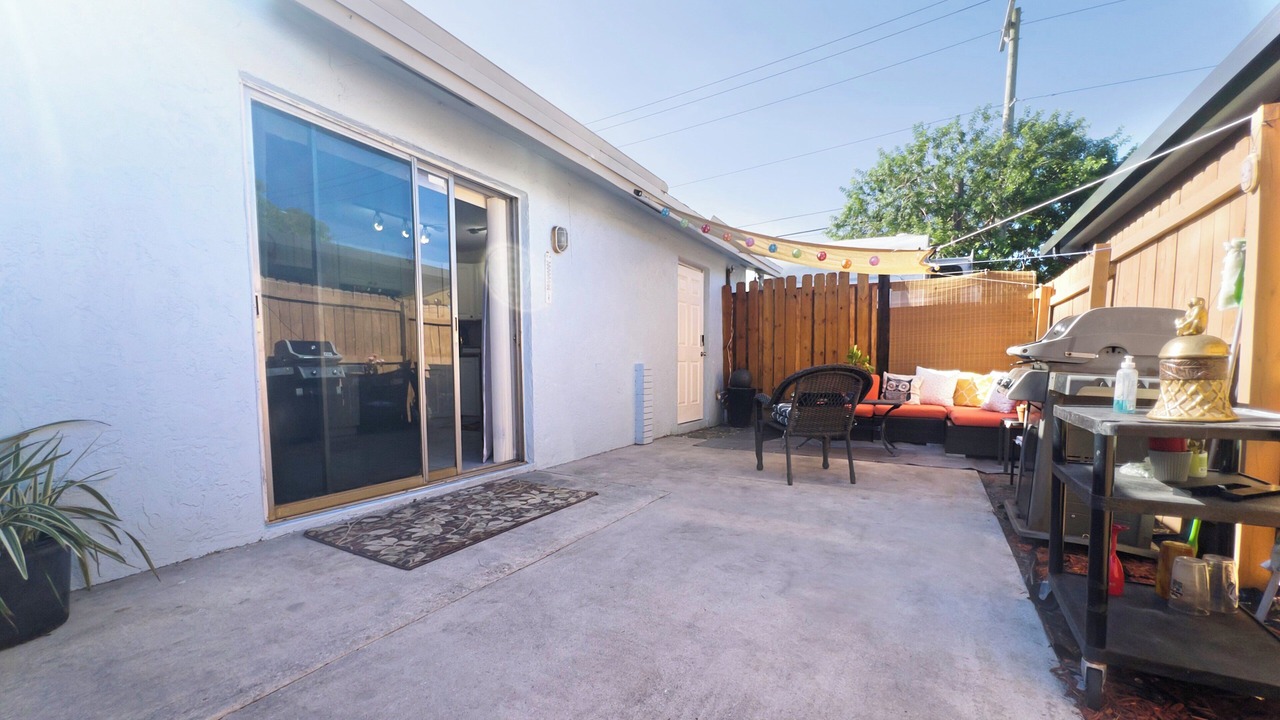 Photo of Patio Balcony in Lake Worth Corridor
