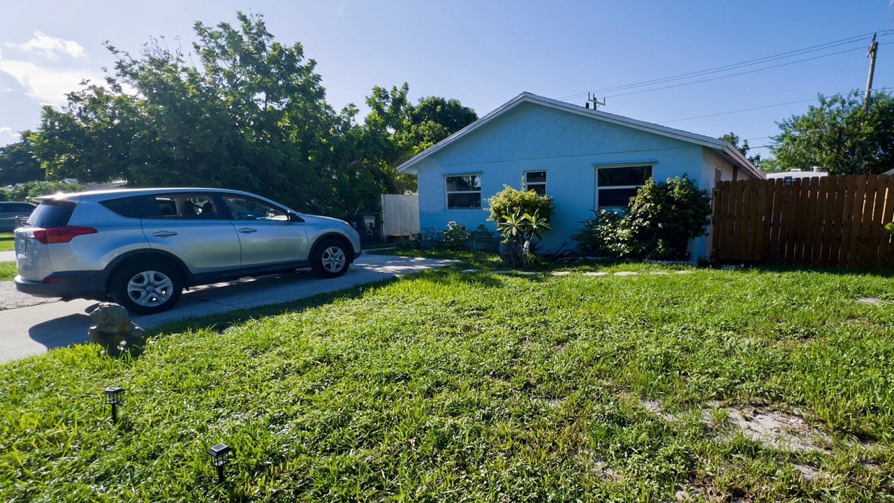 Photo of Outdoor in Lake Worth Corridor