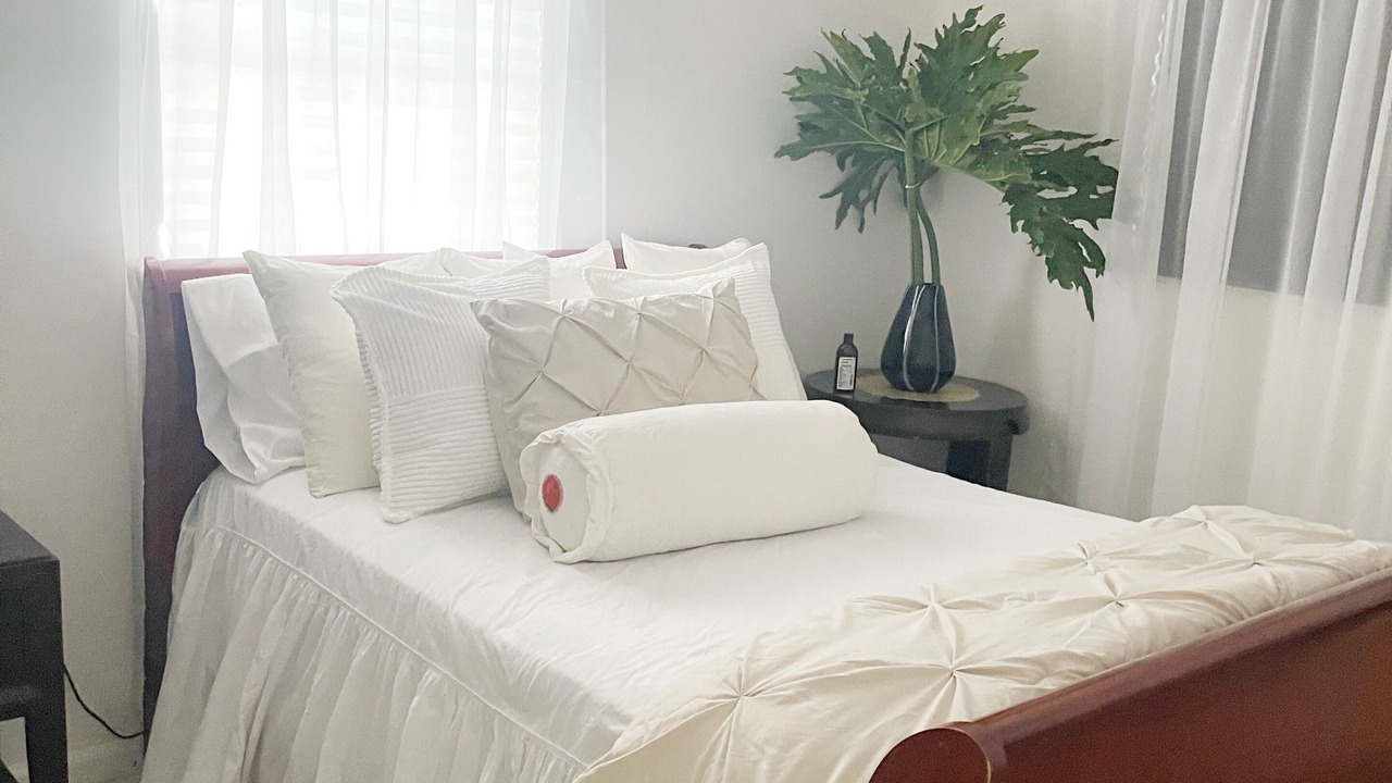 Photo of Bedroom in Lake Worth Corridor