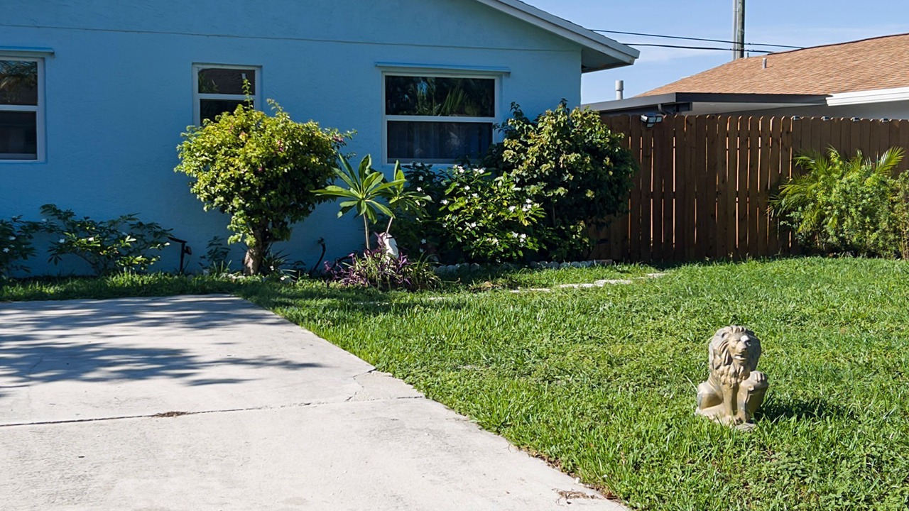 Photo of Outdoor in Lake Worth Corridor