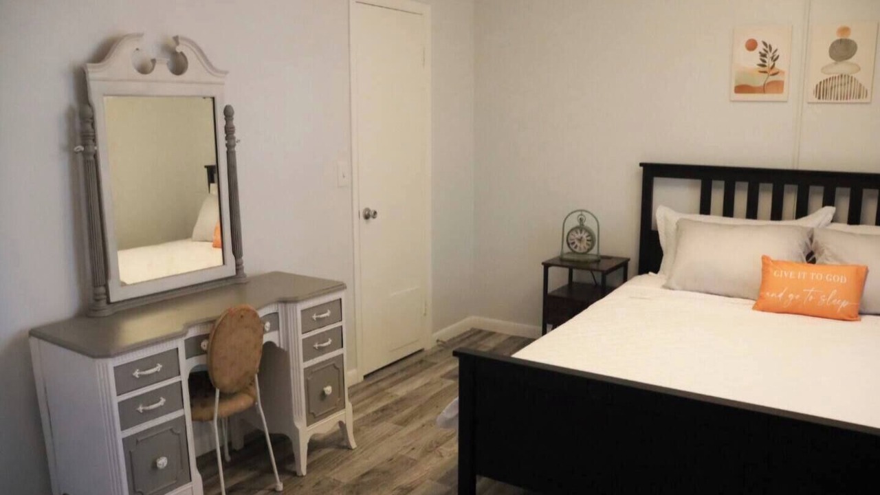 Photo of Bedroom in Silver Springs Shores