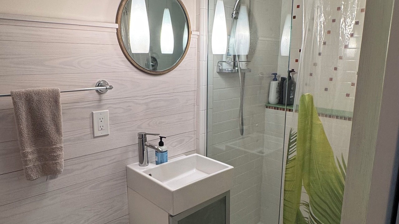 Photo of Bathroom in Everglades City
