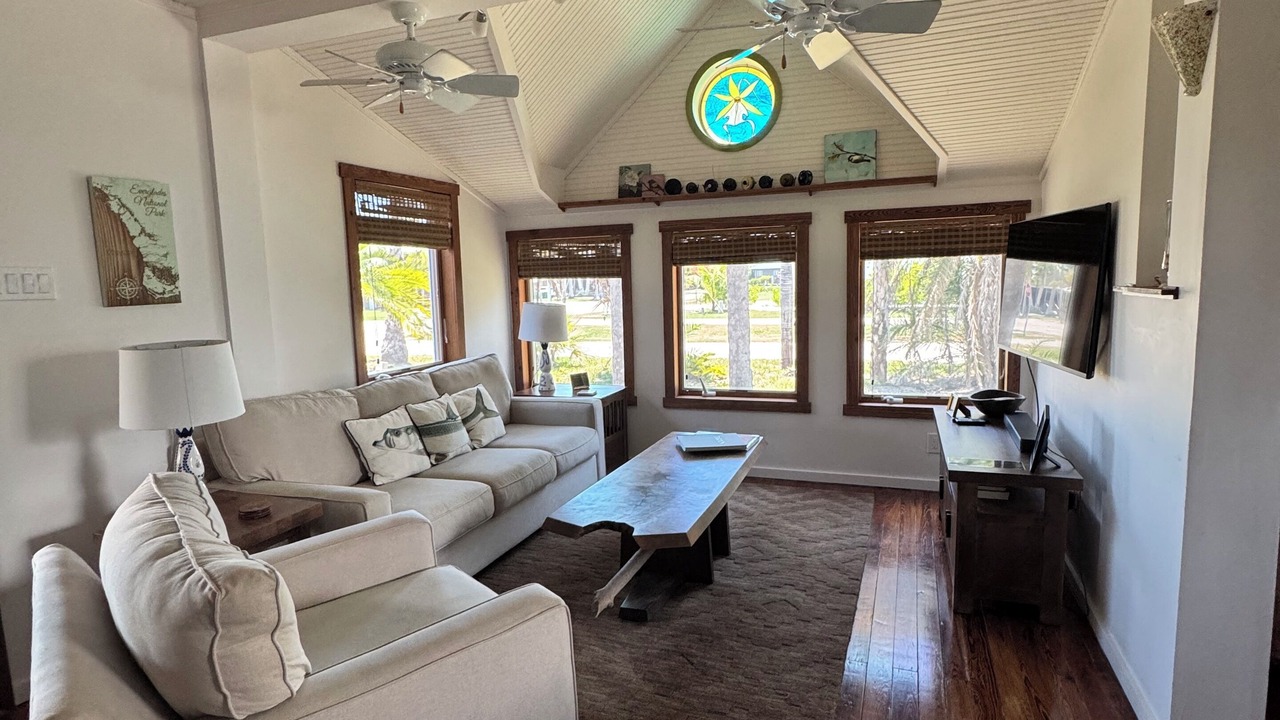 Photo of Livingroom in Everglades City