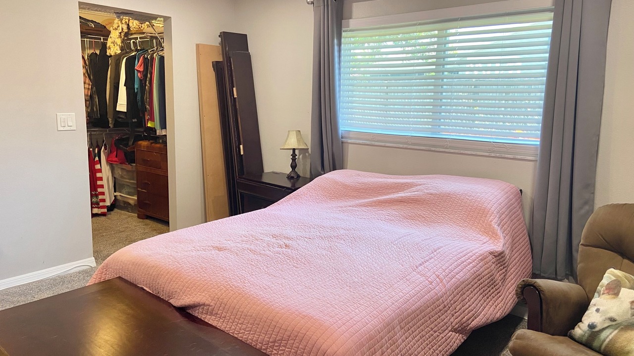 Photo of Bedroom in Fairway Springs