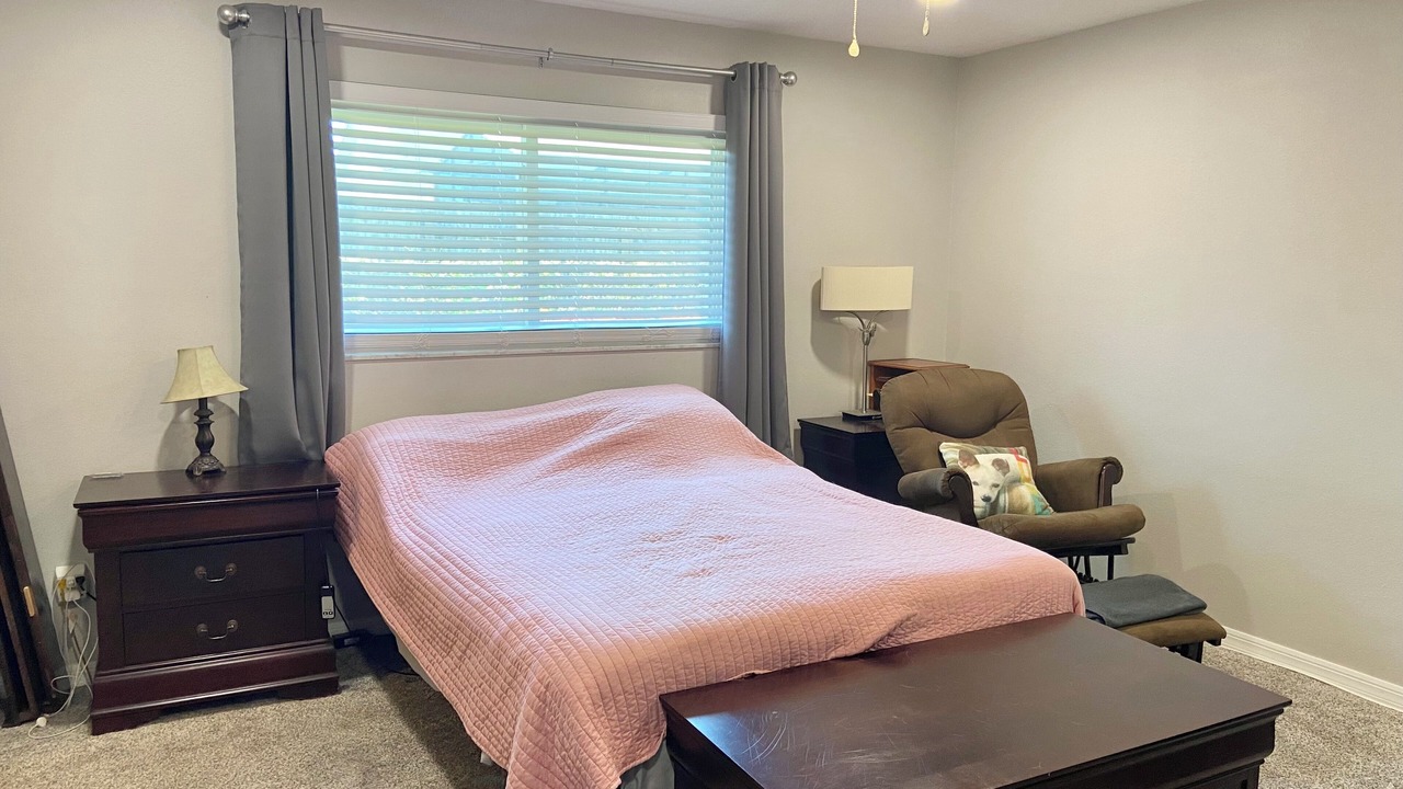 Photo of Bedroom in Fairway Springs