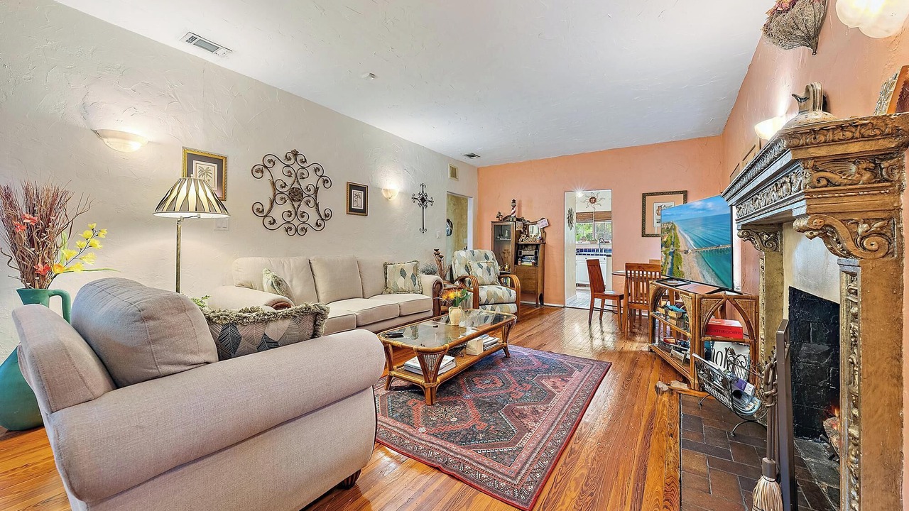 Photo of Livingroom in Sunshine Park