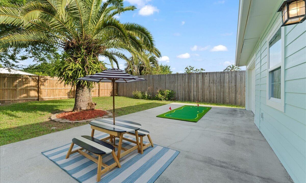 Photo of Patio Balcony in Dolphin's Cove