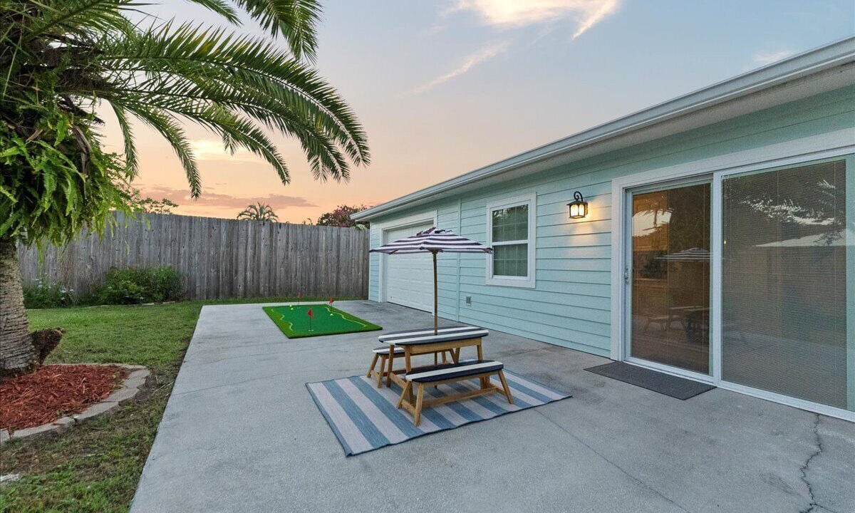 Photo of Patio Balcony in Dolphin's Cove