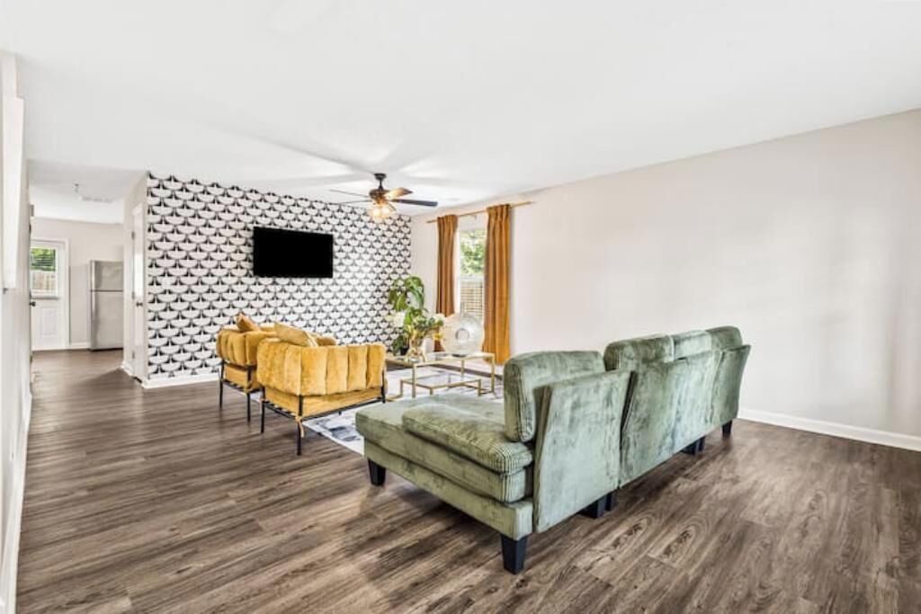 Photo of Livingroom in Locust Grove