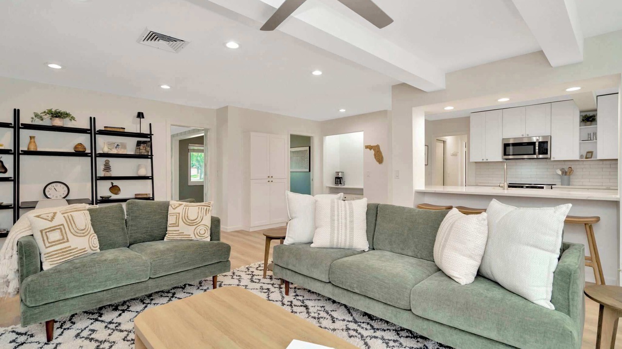 Photo of Livingroom in Carrollwood