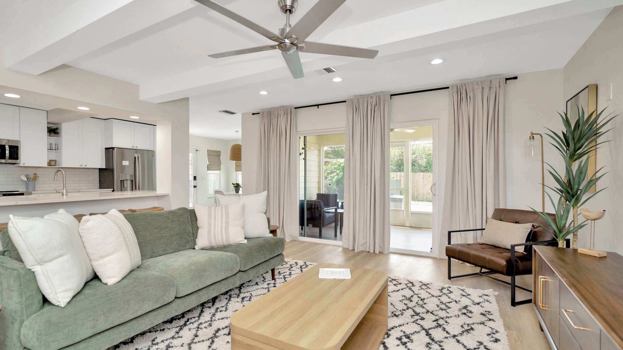 Photo of Livingroom in Carrollwood