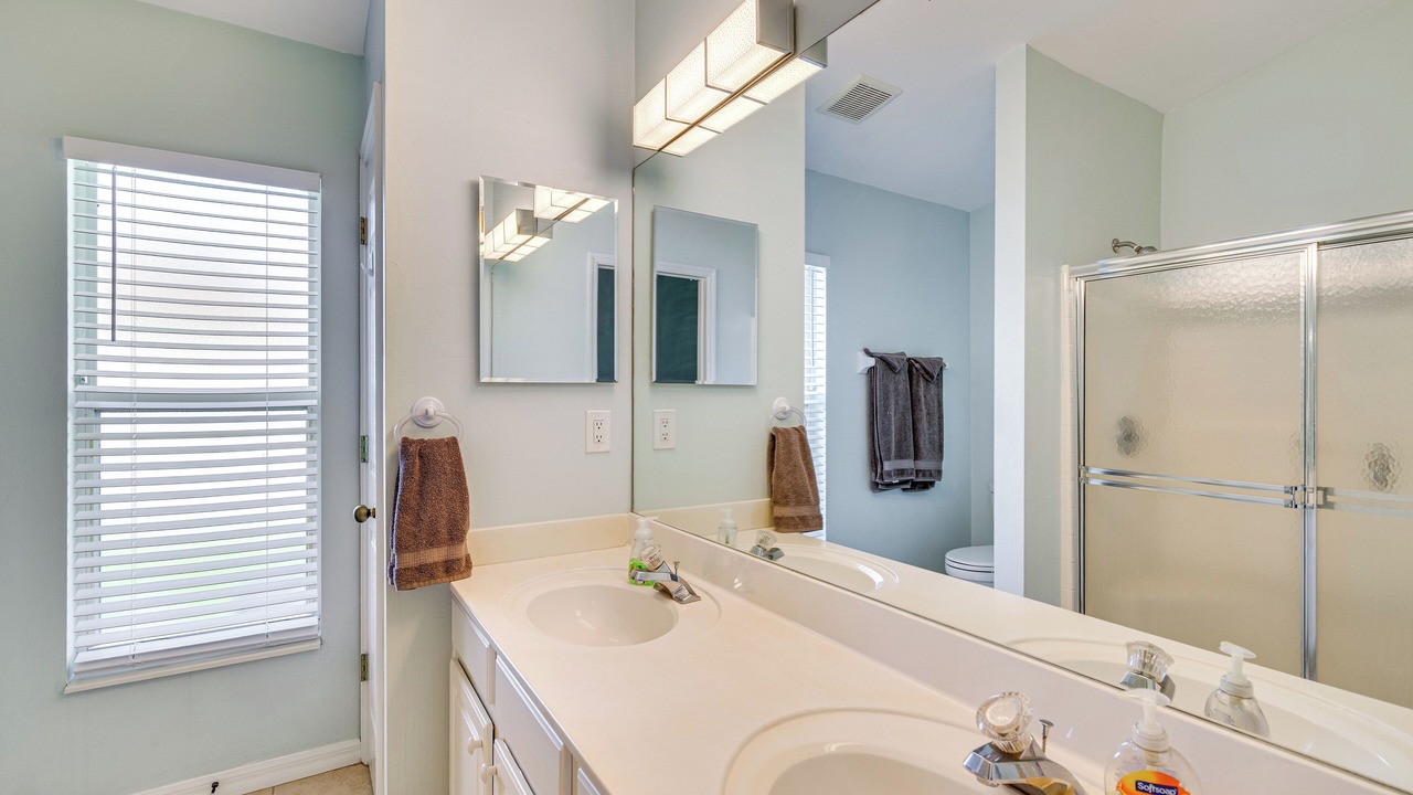 Photo of Bathroom in Beachwalk Isles
