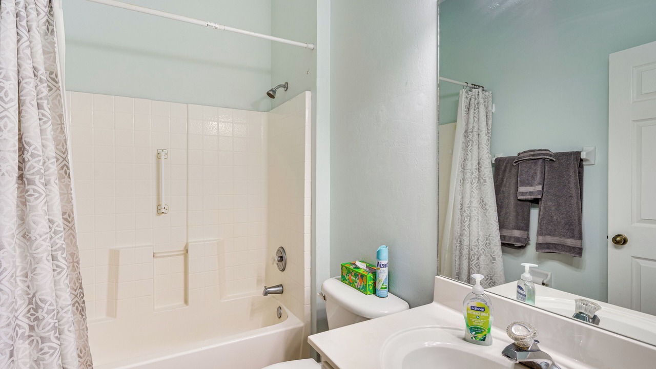 Photo of Bathroom in Beachwalk Isles