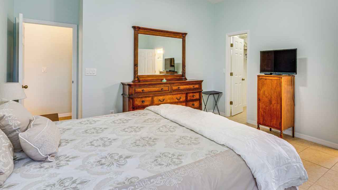 Photo of Bedroom in Beachwalk Isles