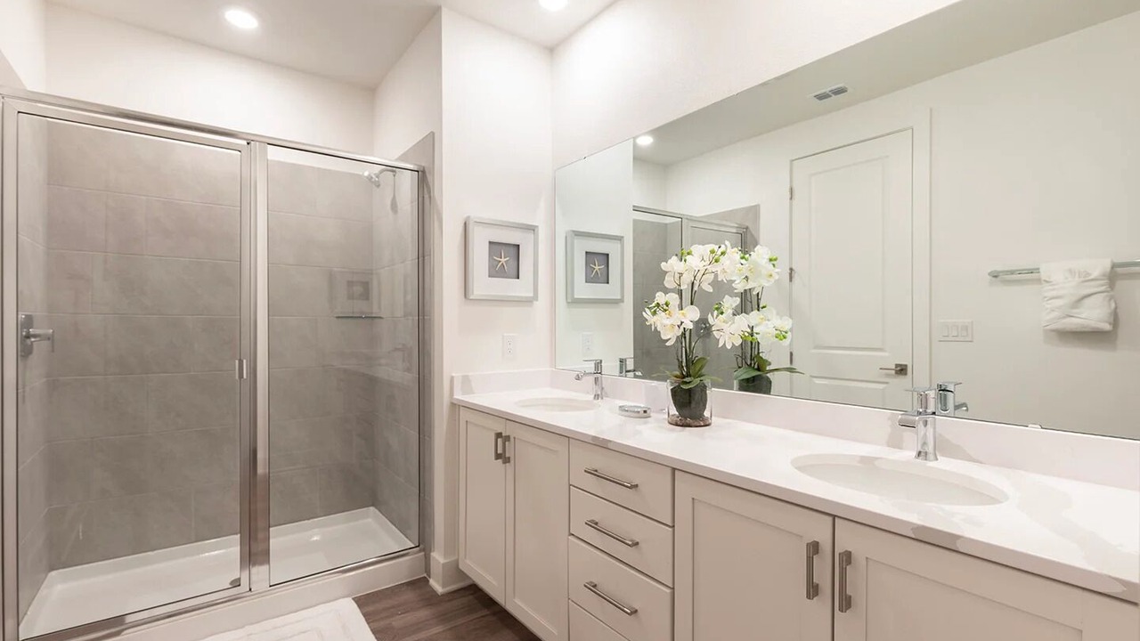 Photo of Bathroom in Bay Lake