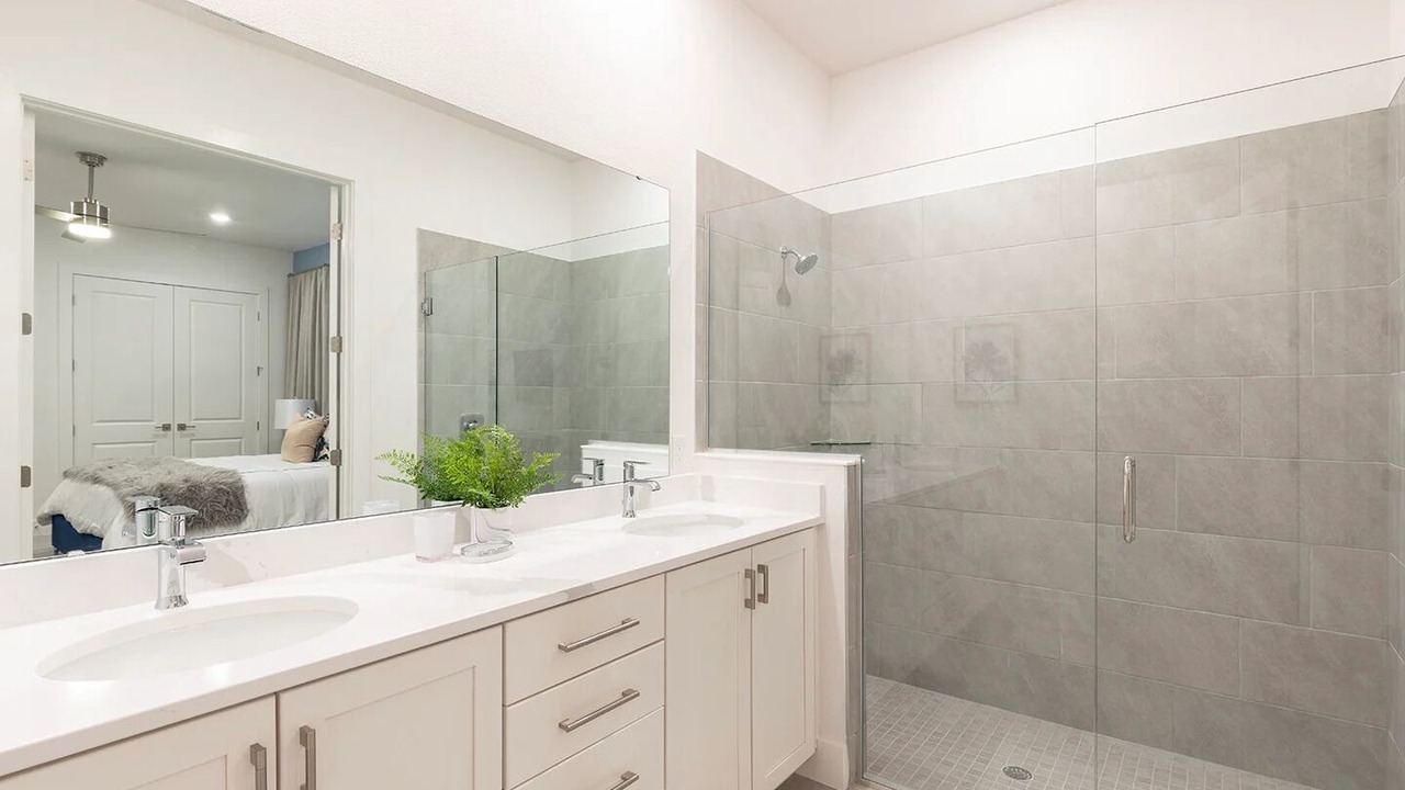 Photo of Bathroom in Bay Lake
