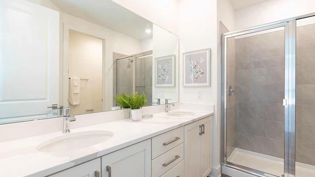 Photo of Bathroom in Bay Lake