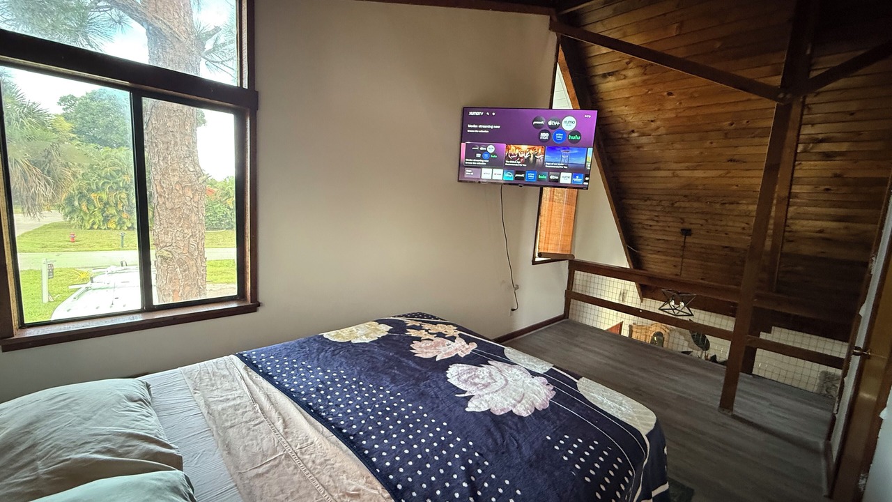 Photo of Bedroom in Indian River Estates