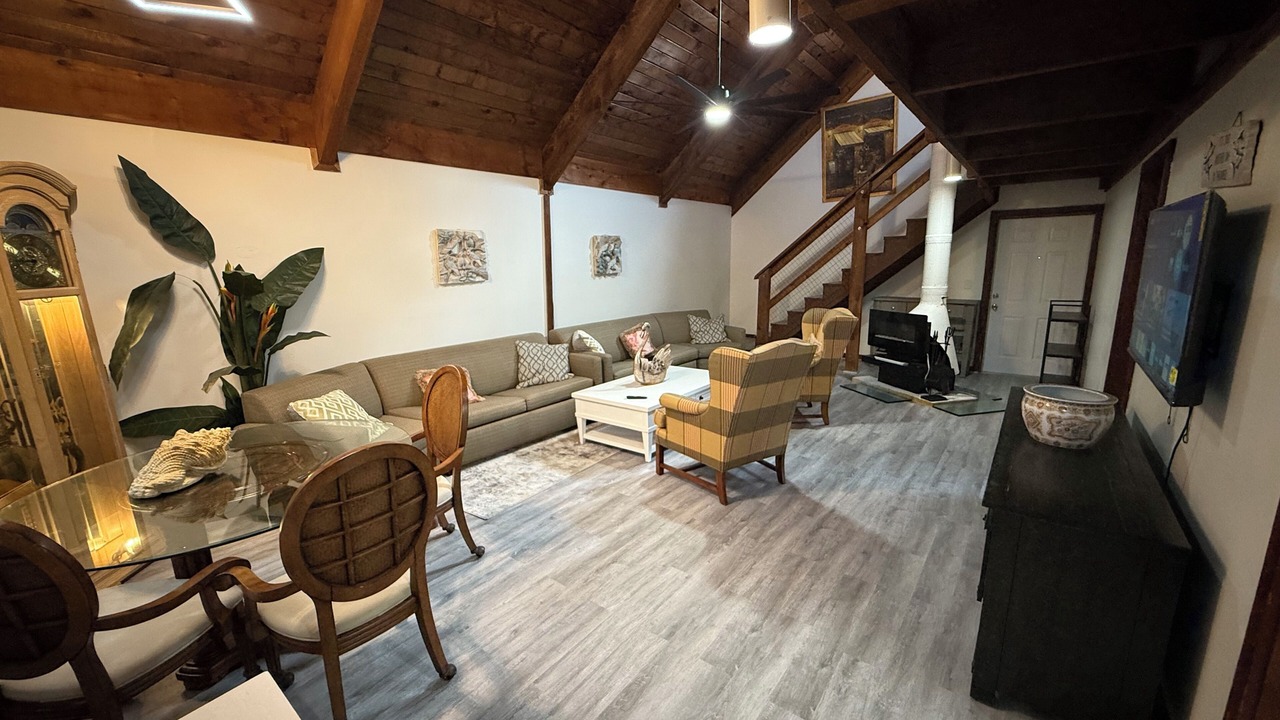 Photo of Livingroom in Indian River Estates