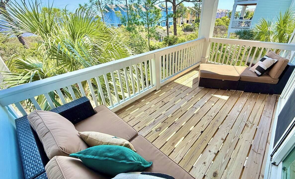Photo of Patio Balcony in Innerarity Townhomes