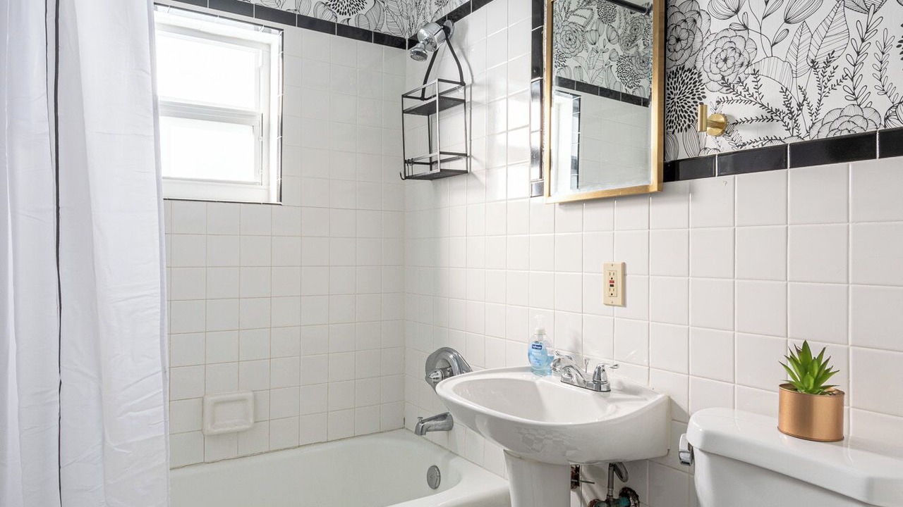 Photo of Bathroom in Lake Ridge