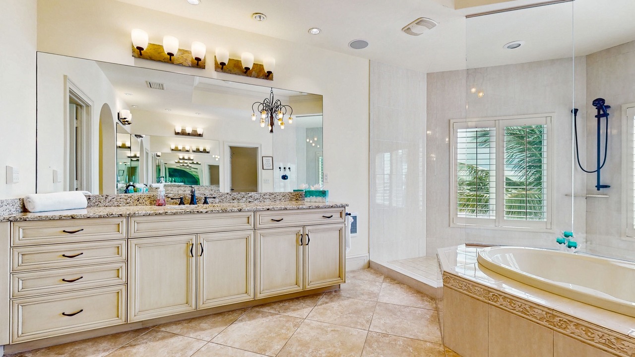 Photo of Bathroom in Siesta Isle