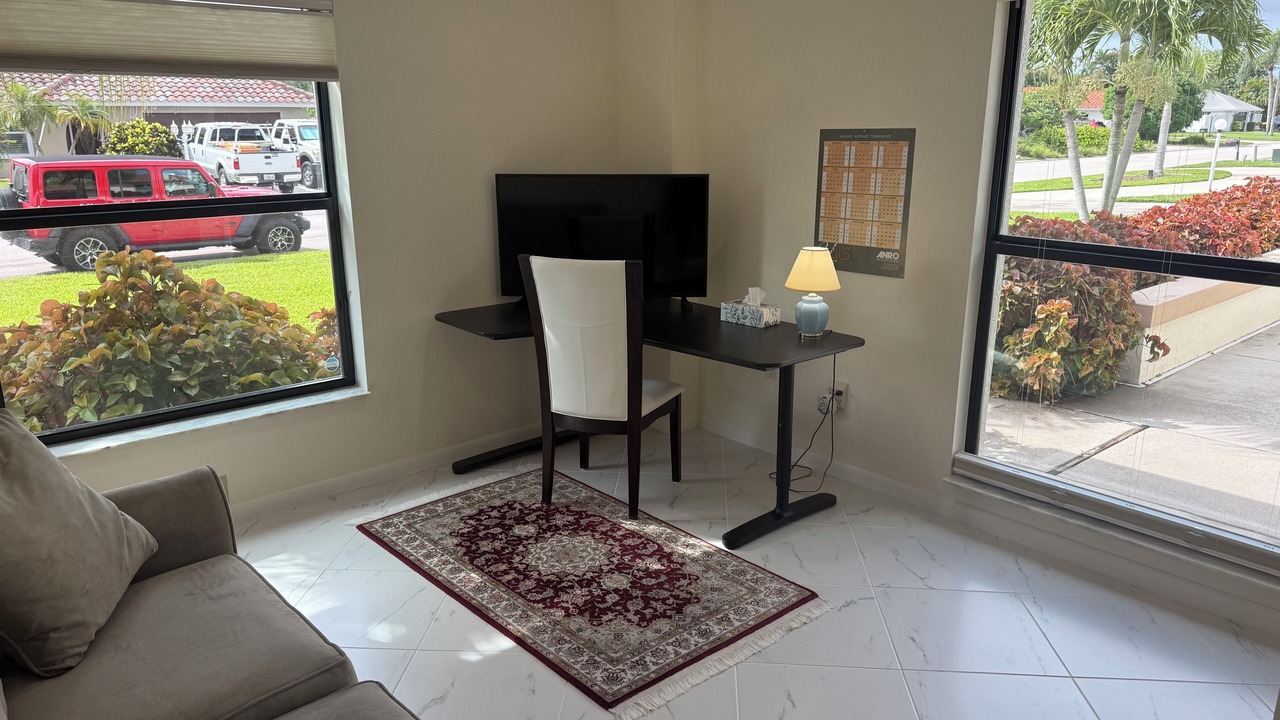 Photo of Livingroom in Town and River