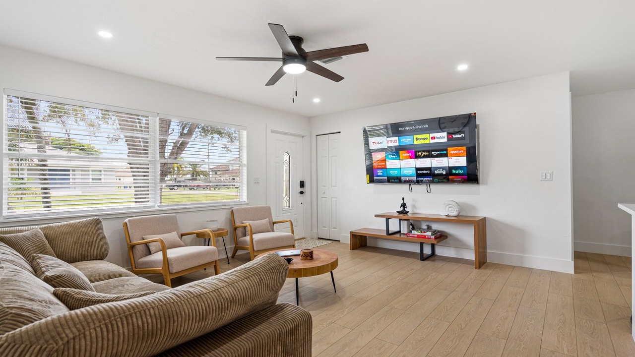Photo of Livingroom in Fort Myers Shores