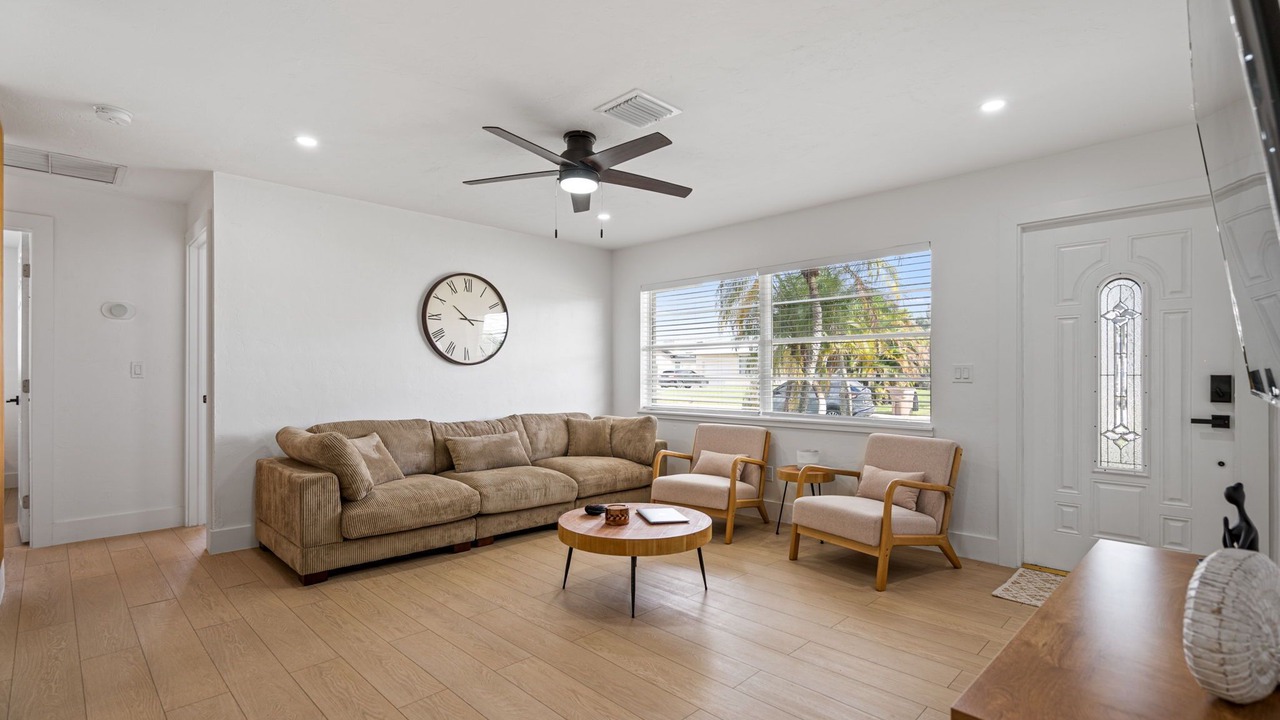 Photo of Livingroom in Fort Myers Shores
