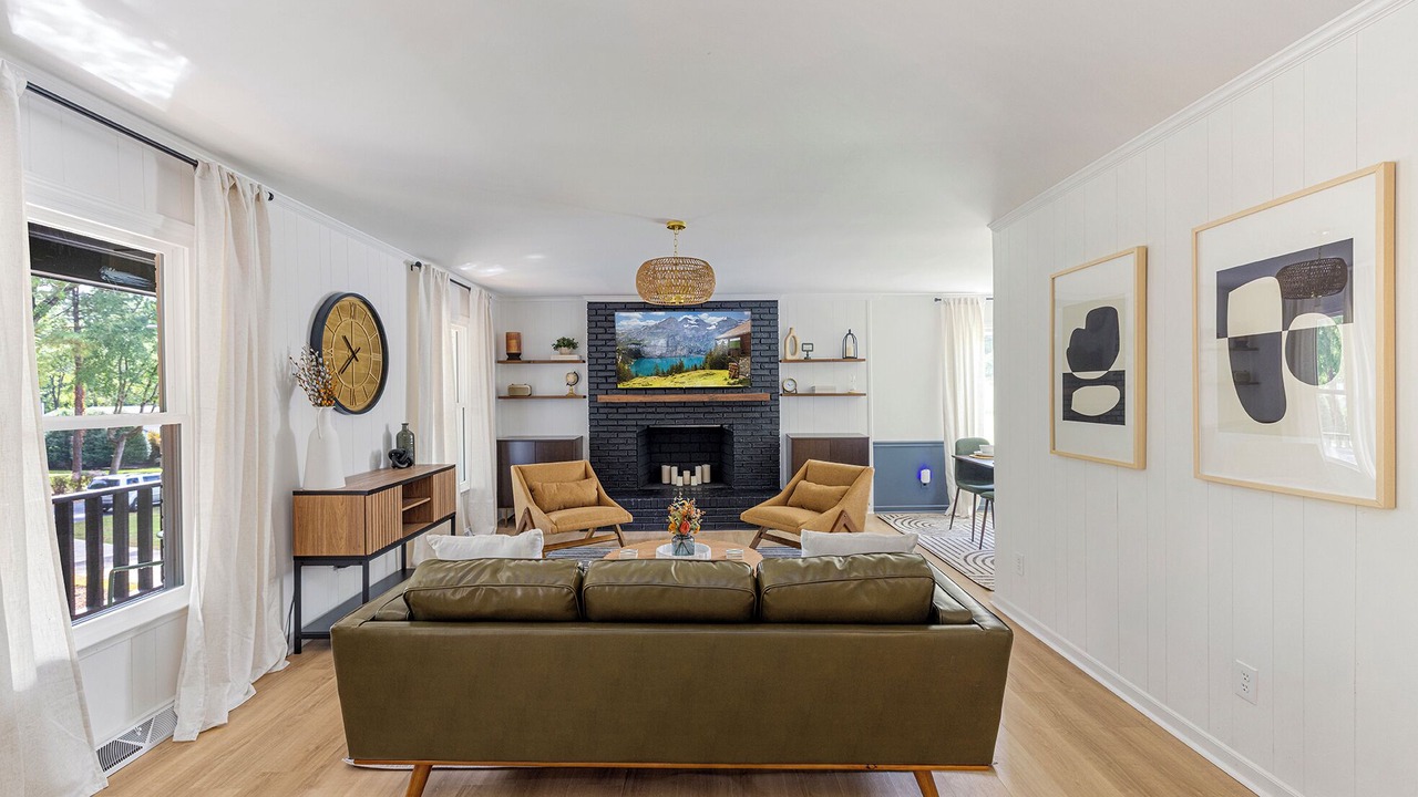 Photo of Bedroom in Pineville