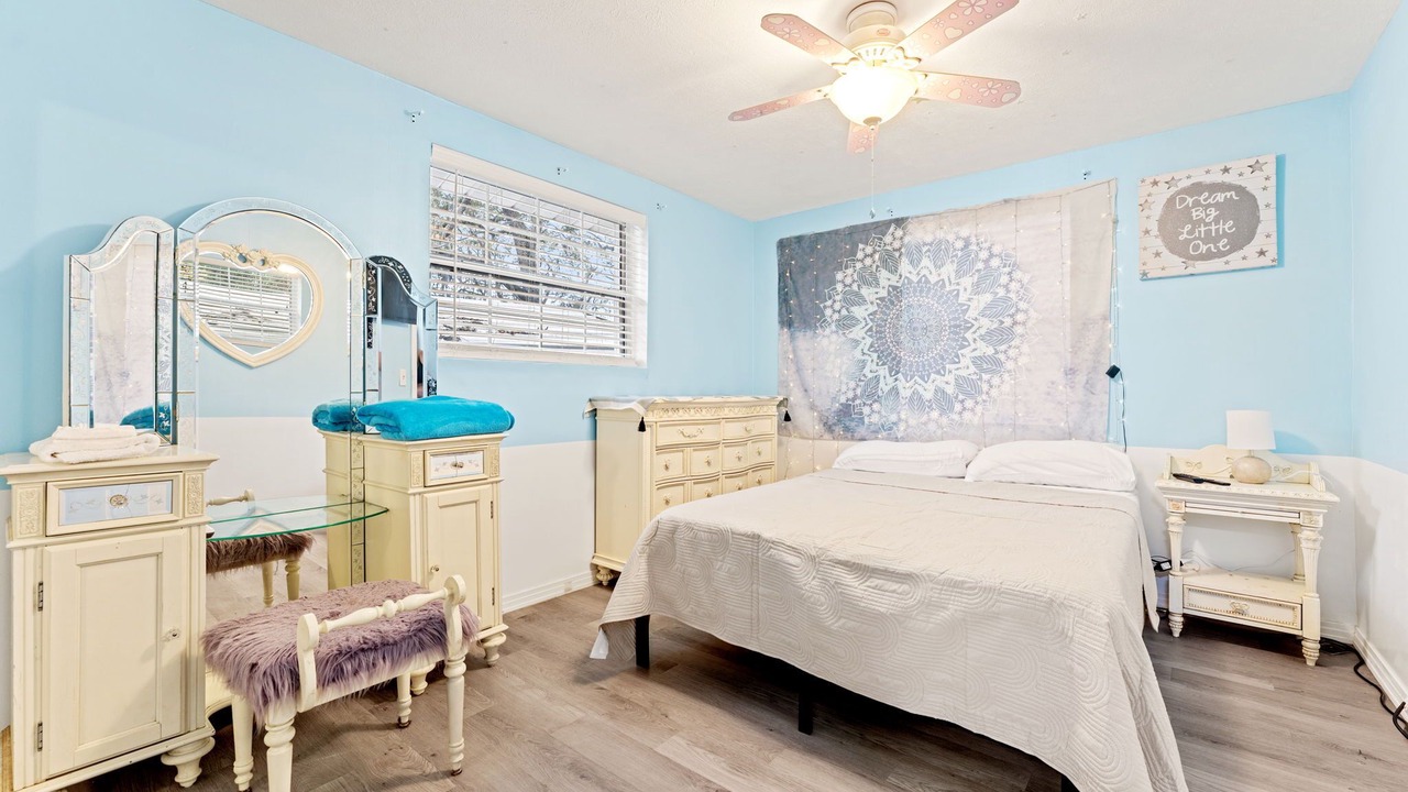 Photo of Bedroom in Northside