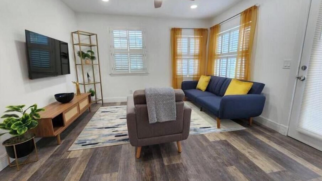 Photo of Livingroom in Wadeview Park