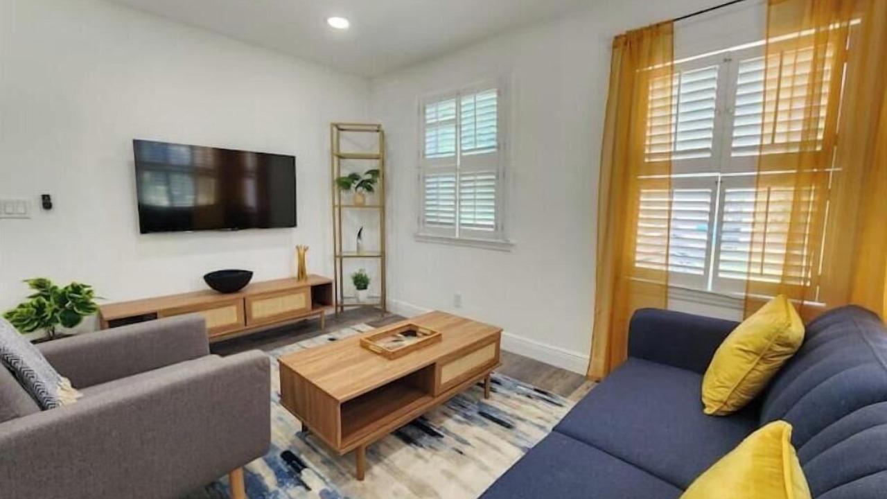 Photo of Livingroom in Wadeview Park