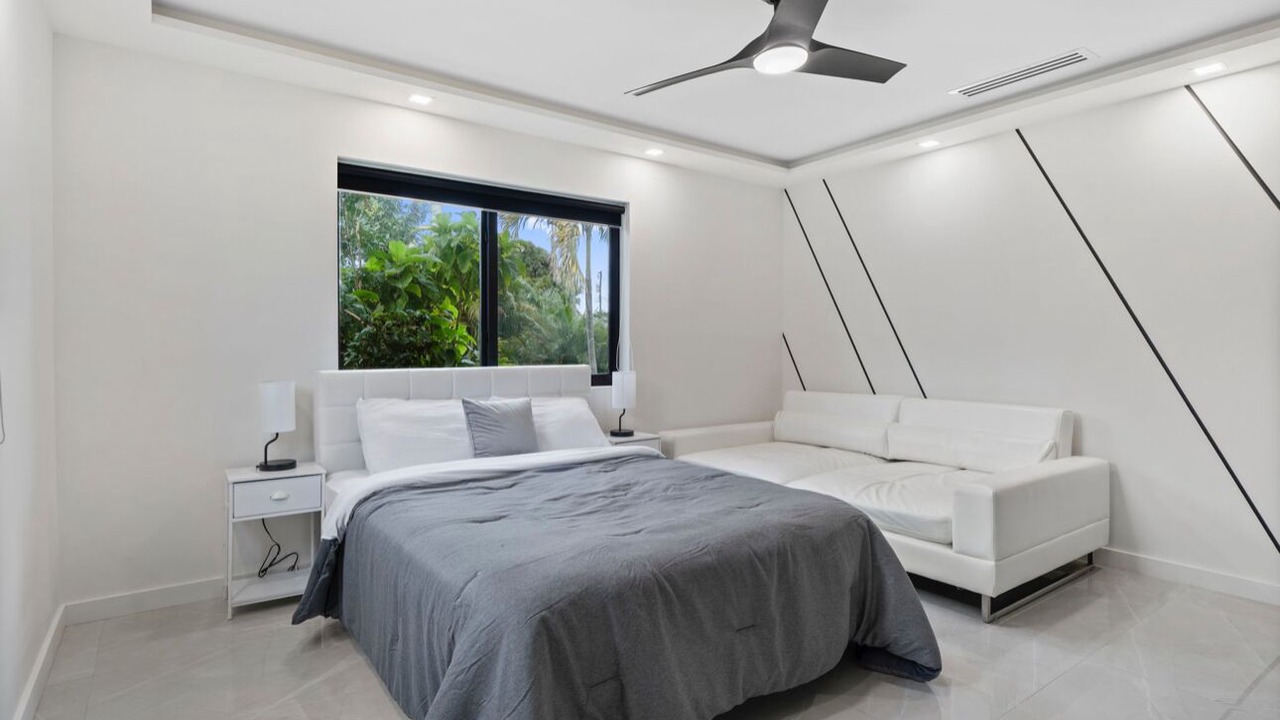 Photo of Bedroom in Royal Poinciana
