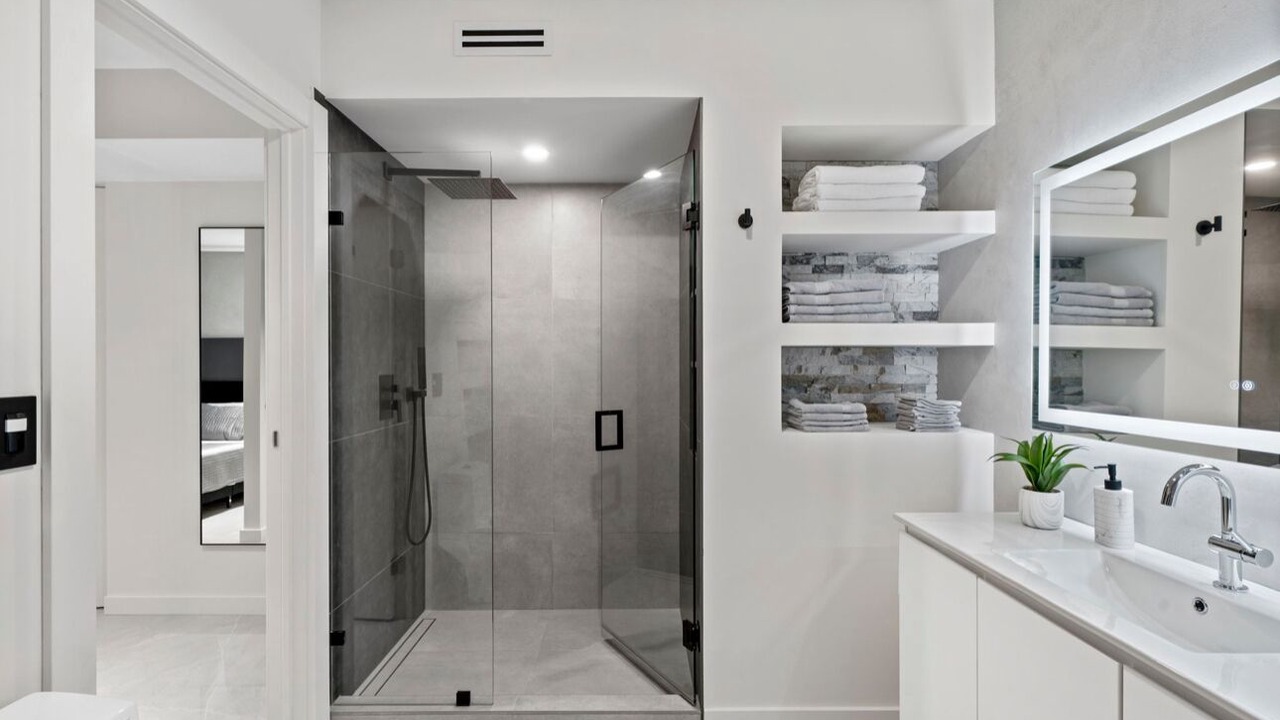 Photo of Bathroom in Royal Poinciana
