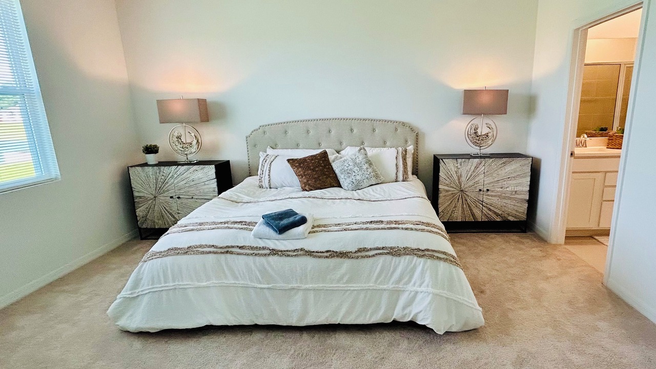 Photo of Bedroom in Bearss Plaza