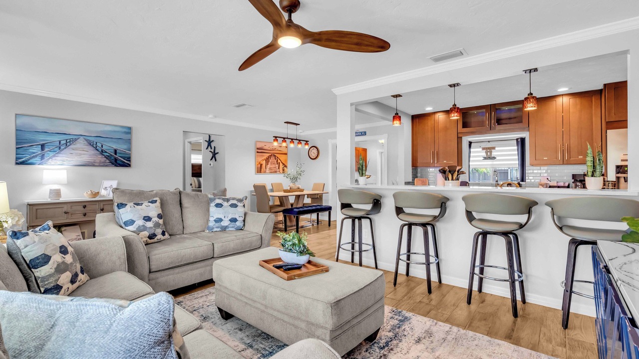 Photo of Livingroom in Sarasota Springs