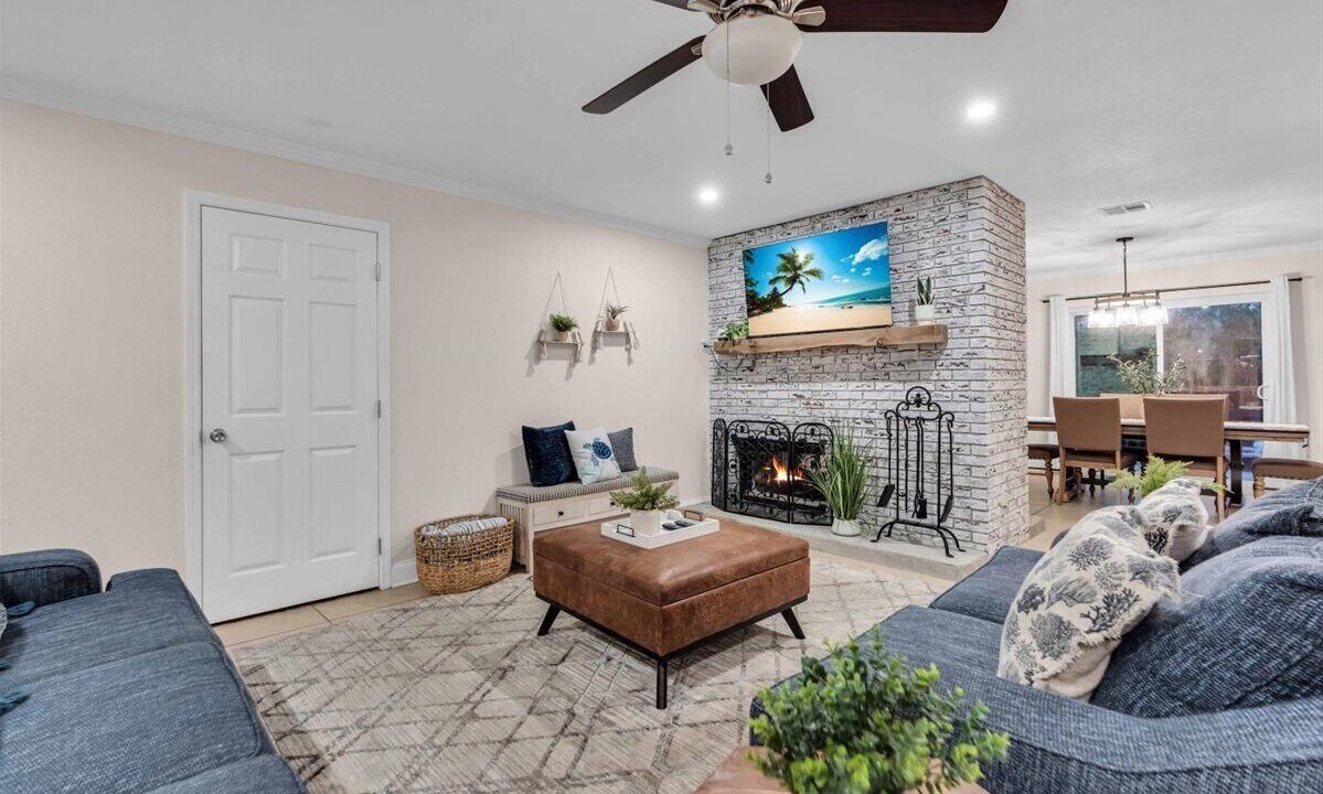 Photo of Livingroom in Pinecraft