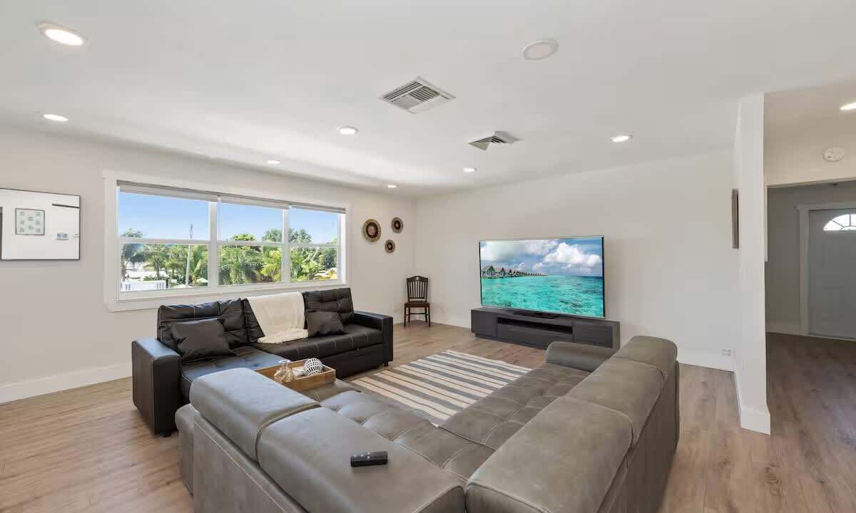 Photo of Livingroom in Riviera Beach