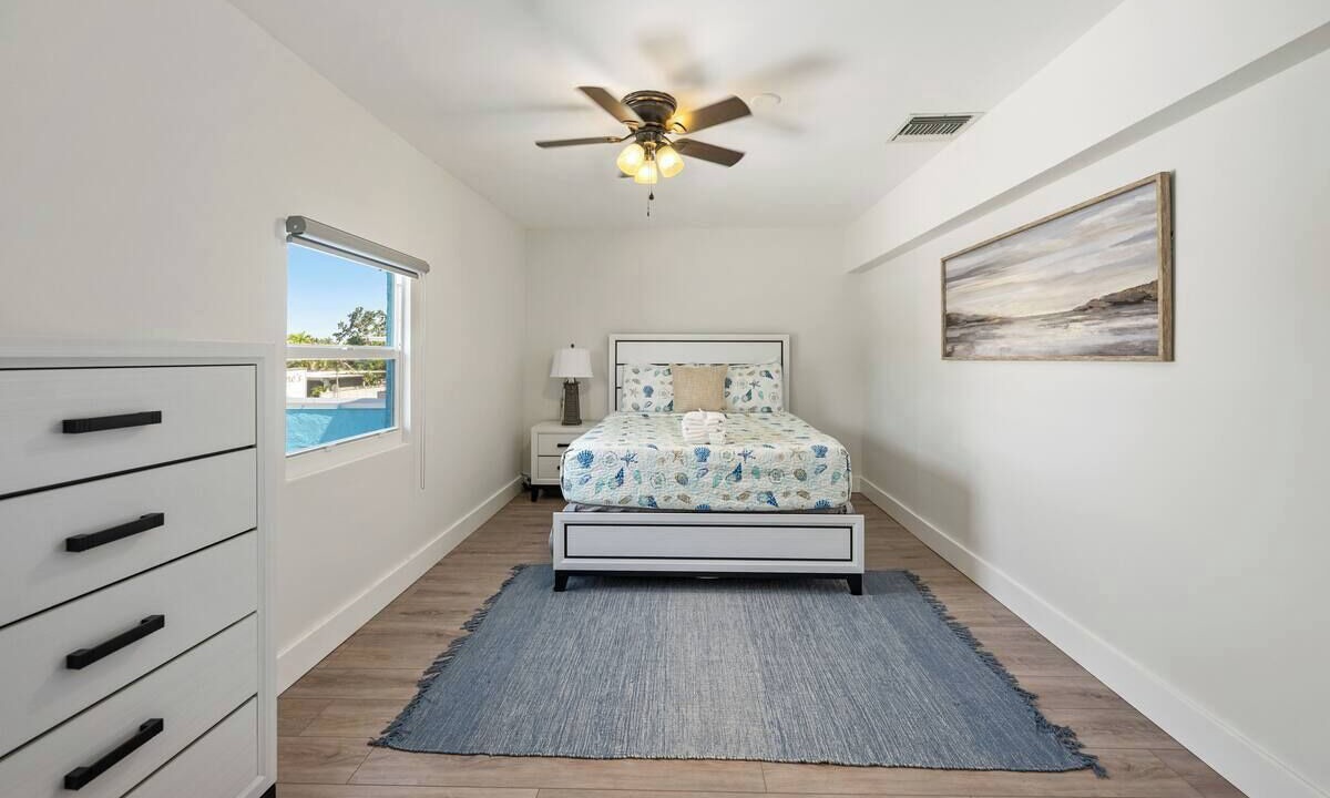 Photo of Bedroom in Riviera Beach