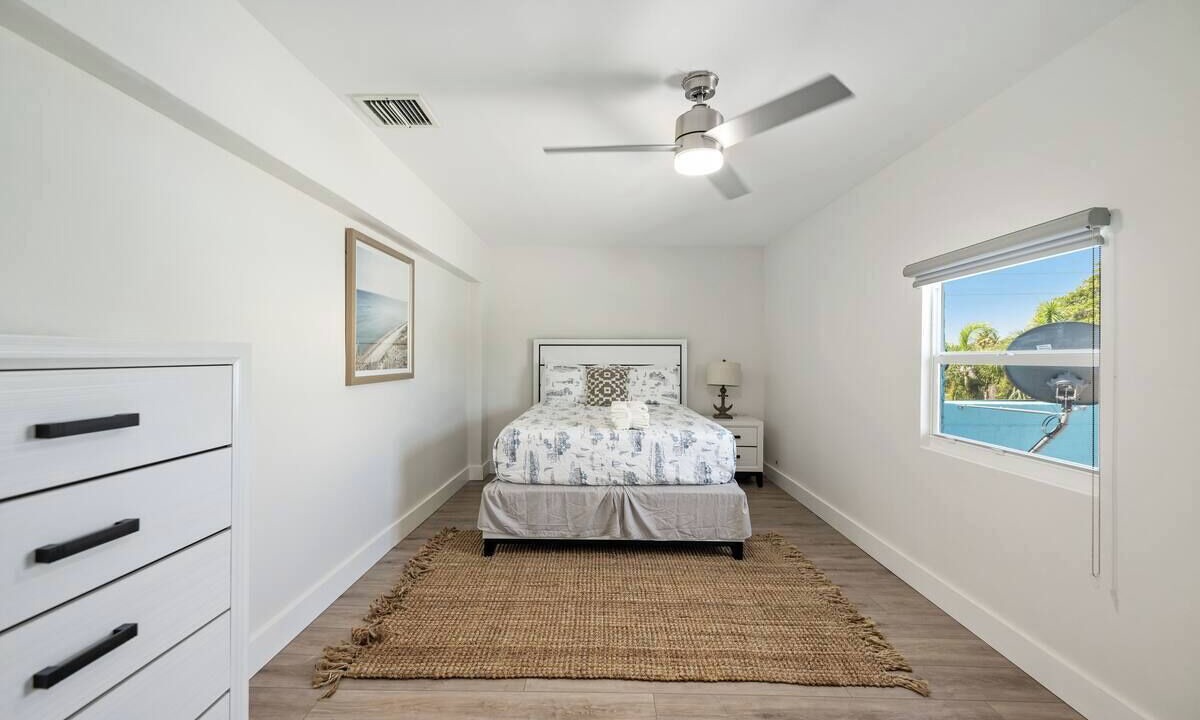 Photo of Bedroom in Riviera Beach