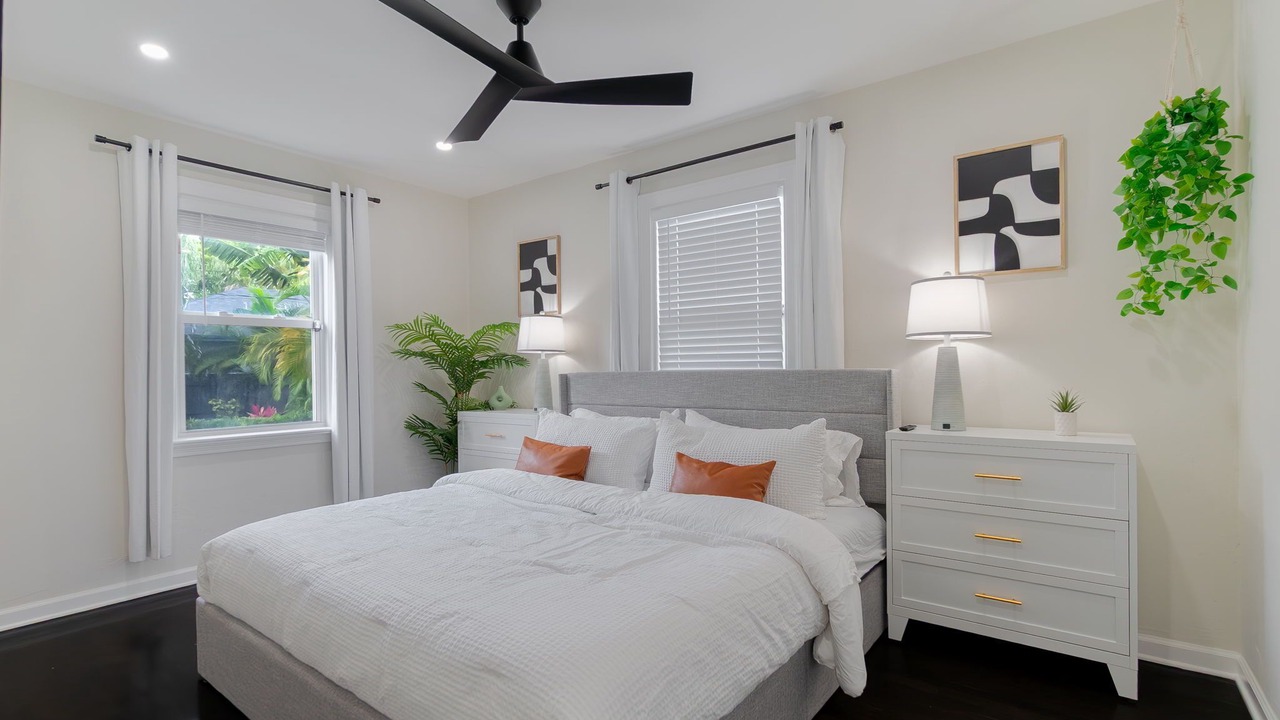 Photo of Bedroom in Old Northwood Historic District