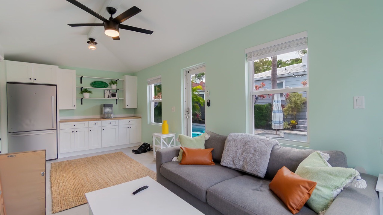 Photo of Livingroom in Old Northwood Historic District