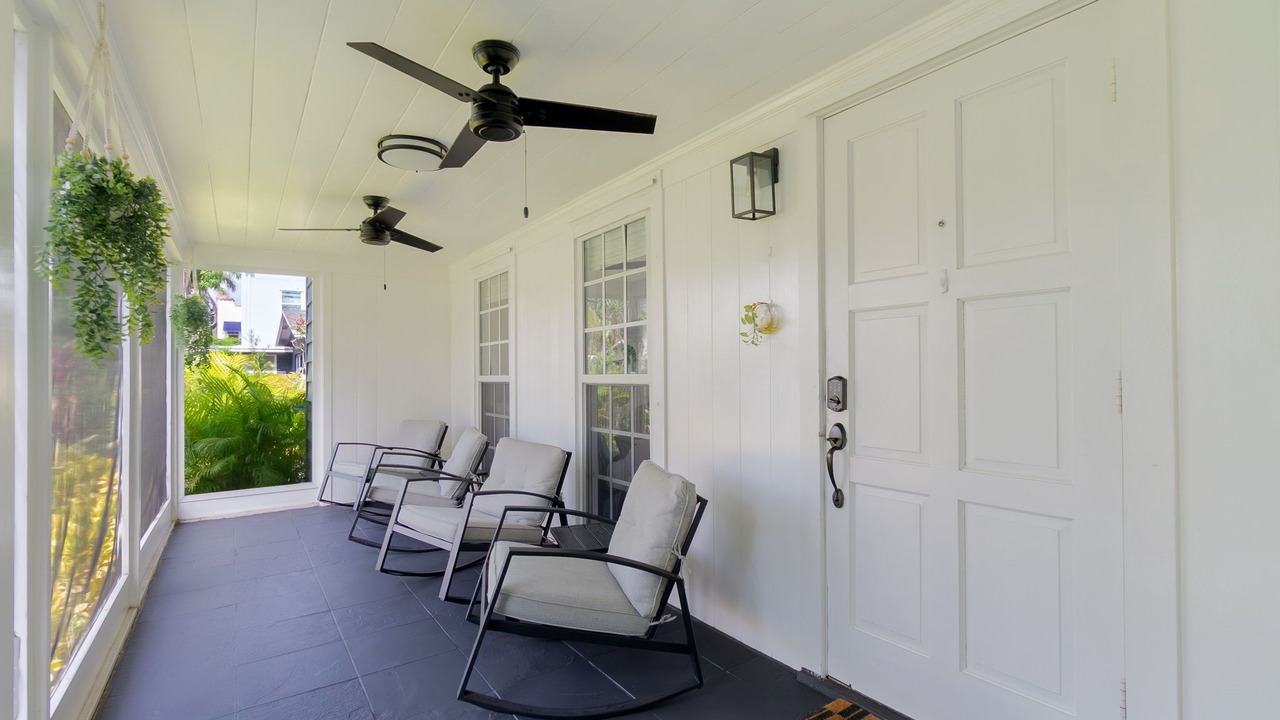 Photo of Patio Balcony in Old Northwood Historic District