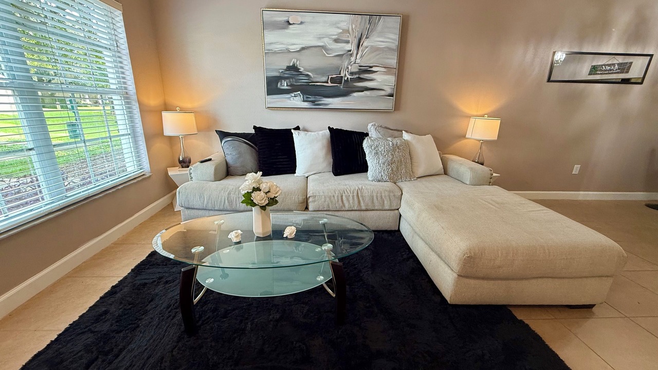 Photo of Livingroom in Meadow Pointe