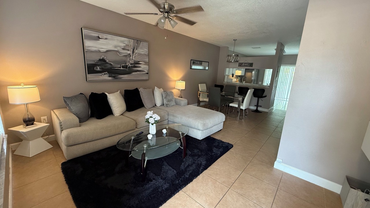 Photo of Livingroom in Meadow Pointe
