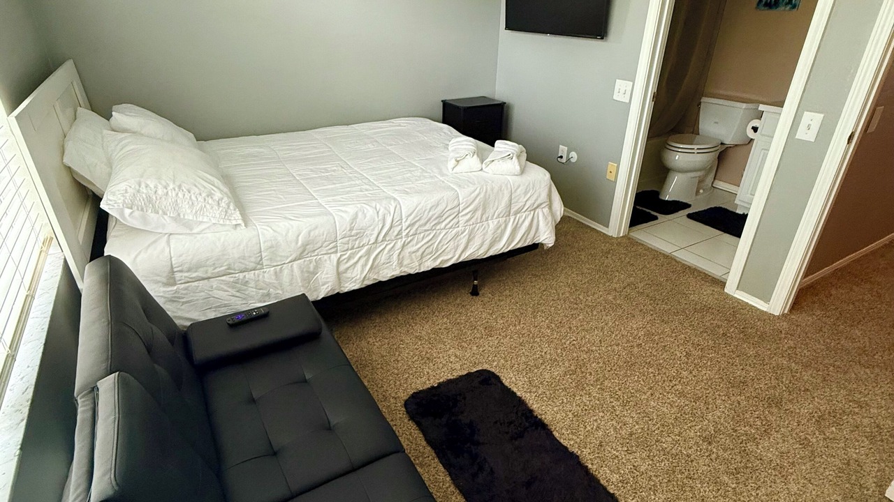 Photo of Bedroom in Meadow Pointe