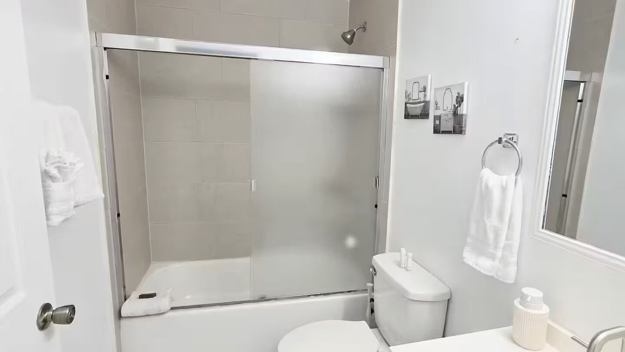Photo of Bathroom in Mariner