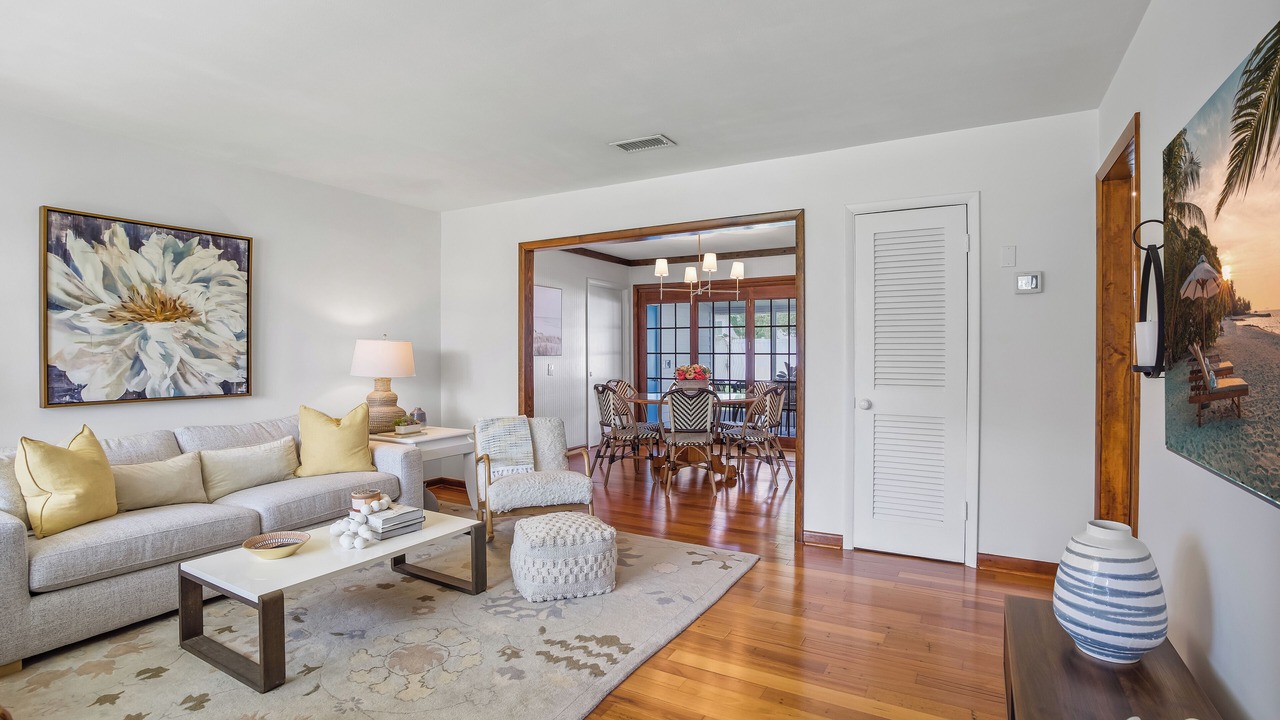 Photo of Livingroom in Jacksonville Beach