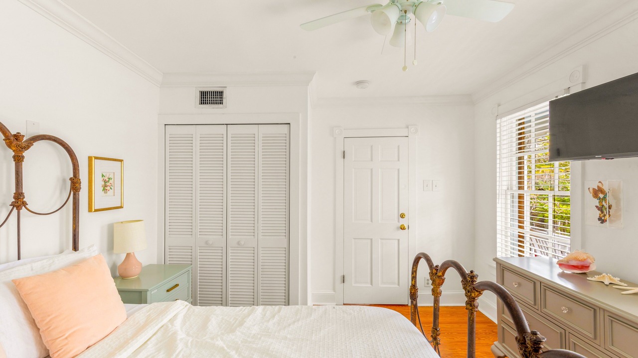 Photo of Bedroom in Historic Seaport